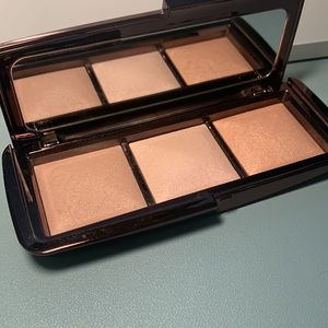 Hourglass Ambient Lighting Highlighter Palette